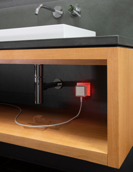 Detektor i rrjedhjeve të ujit Eve Water Guard Connected, i pajtueshëm me fije