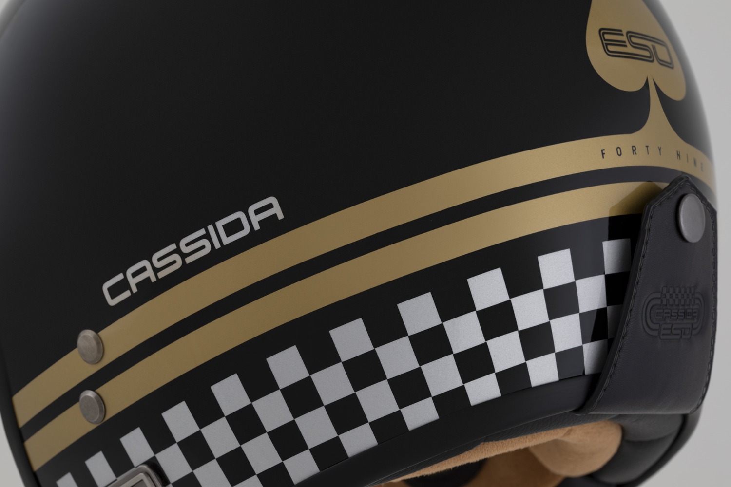 Helmetë moto CASSIDA ESO Forty Nine, fiberglass, ECE 22.06, e zezë perlë ar gri