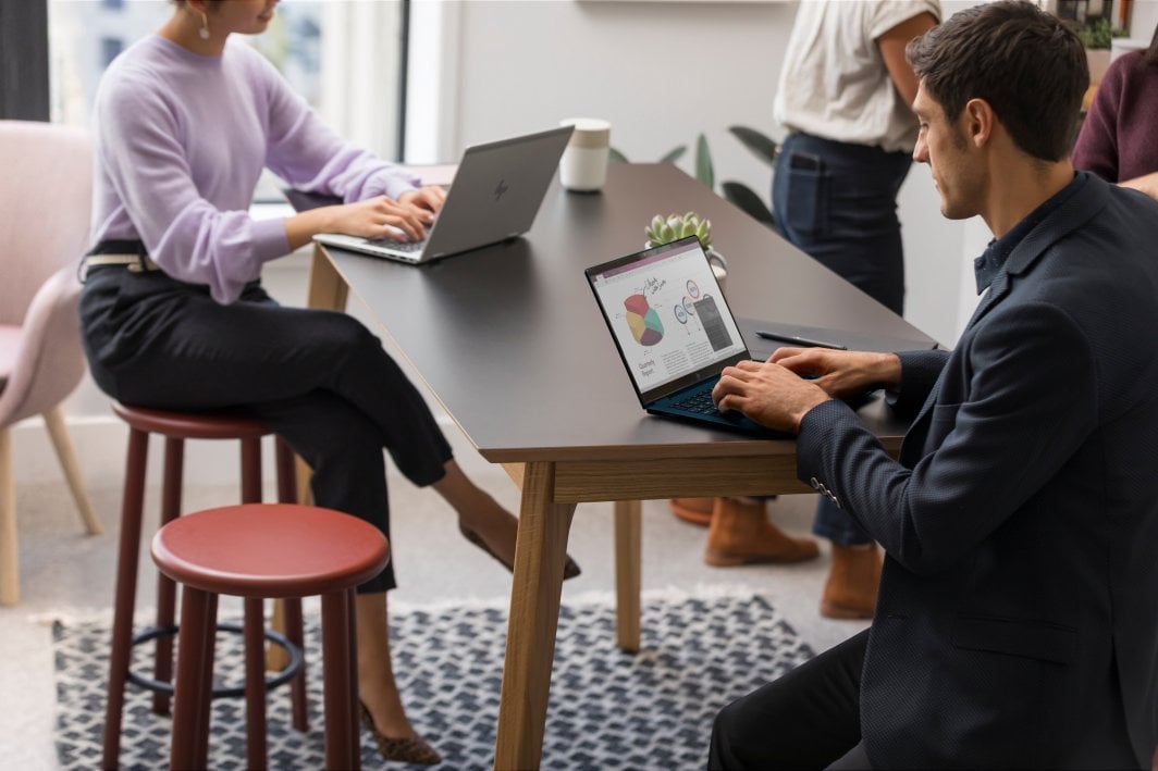 Laptop HP EliteBook 860 G11 9G0F3ET, Intel Core i5 125U, 16", WUXGA, 16GB, 512SSD, LTE, Windows 11 Pro, i hirtë