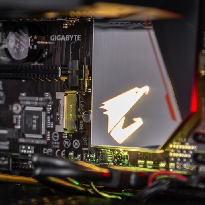 [OUTLET] Kompjuter LYNX Challenger (2021), AMD Ryzen 7, 16GB RAM, 1TB SSD, MSI NVIDIA GeForce RTX 3060 Ti VENTUS 3X 8G OC LHR, i zi