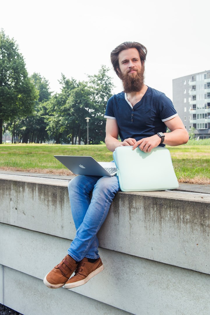 Këllëf mbrojtës për laptop RivaCase, 15.6", e hirtë