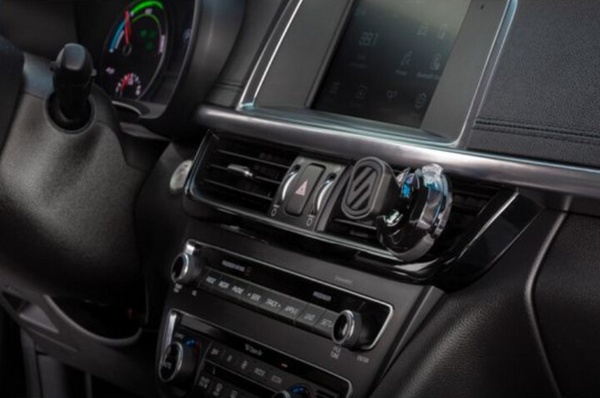 Mbajtës magnetik për makinë SCOSCHE MagicMount Fresche, me freskues ajri, i zi 