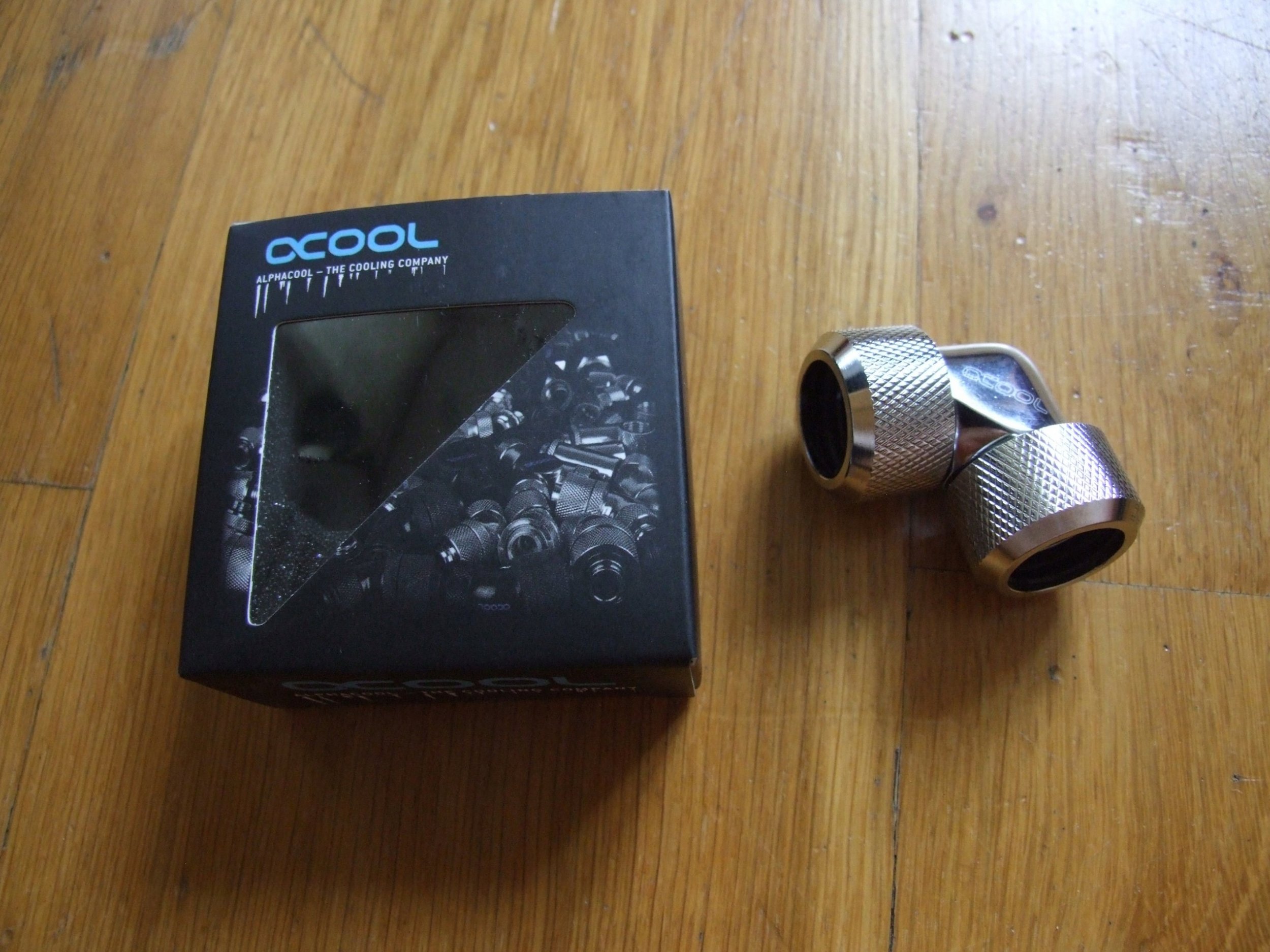 Lidhës kompresimi për tuba të fortë Alphacool Eiszapfen 90°, 16mm, krom