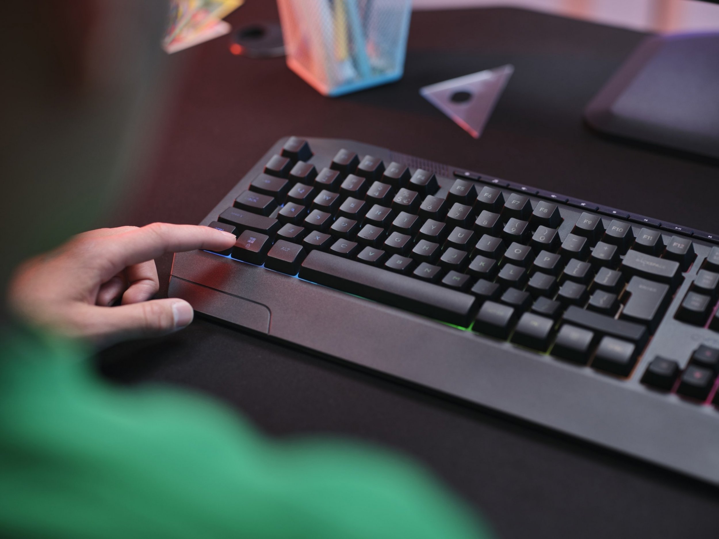 Tastierë gaming Trust GXT 836 Evocx, RGB, me kabllo, e zezë