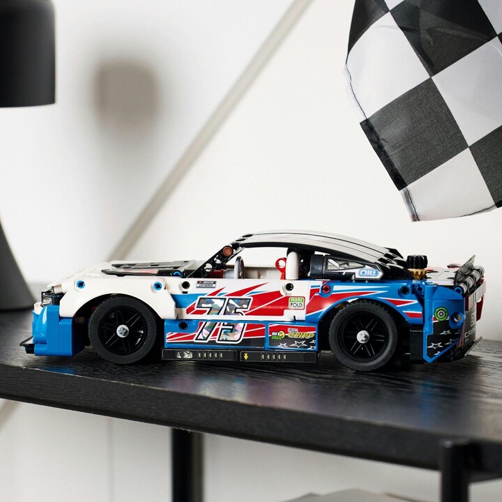 Set LEGO® Technic 42153 NASCAR® Next Gen Chevrolet Camaro ZL1, 672 pjesë