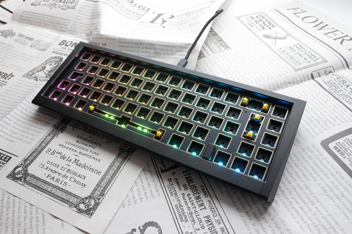 Tastierë mekanike Ducky Project D Outlaw65 Barebone, 65%, RGB, e zezë
