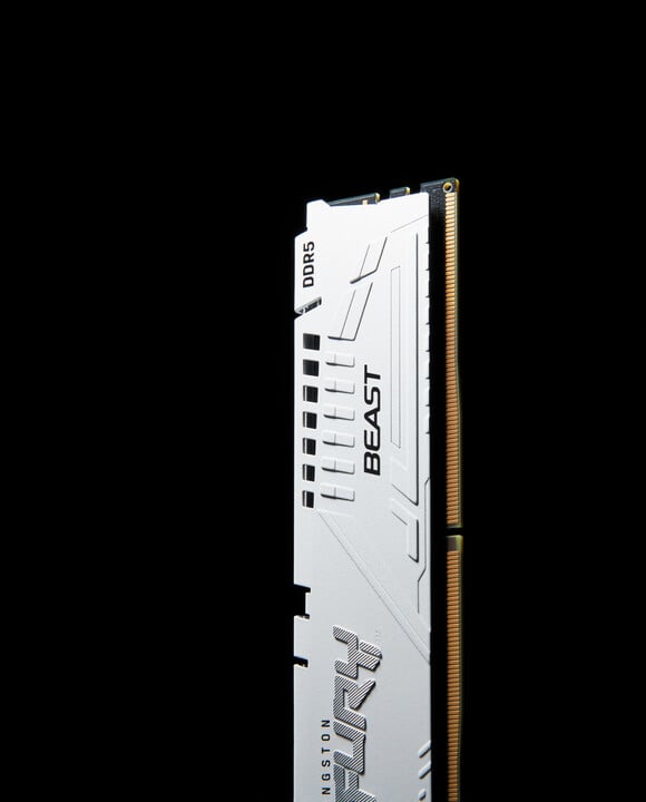 Оперативна меморија	Kingston Fury Beast White 64GB (2x32GB) DDR5 5600 CL40 