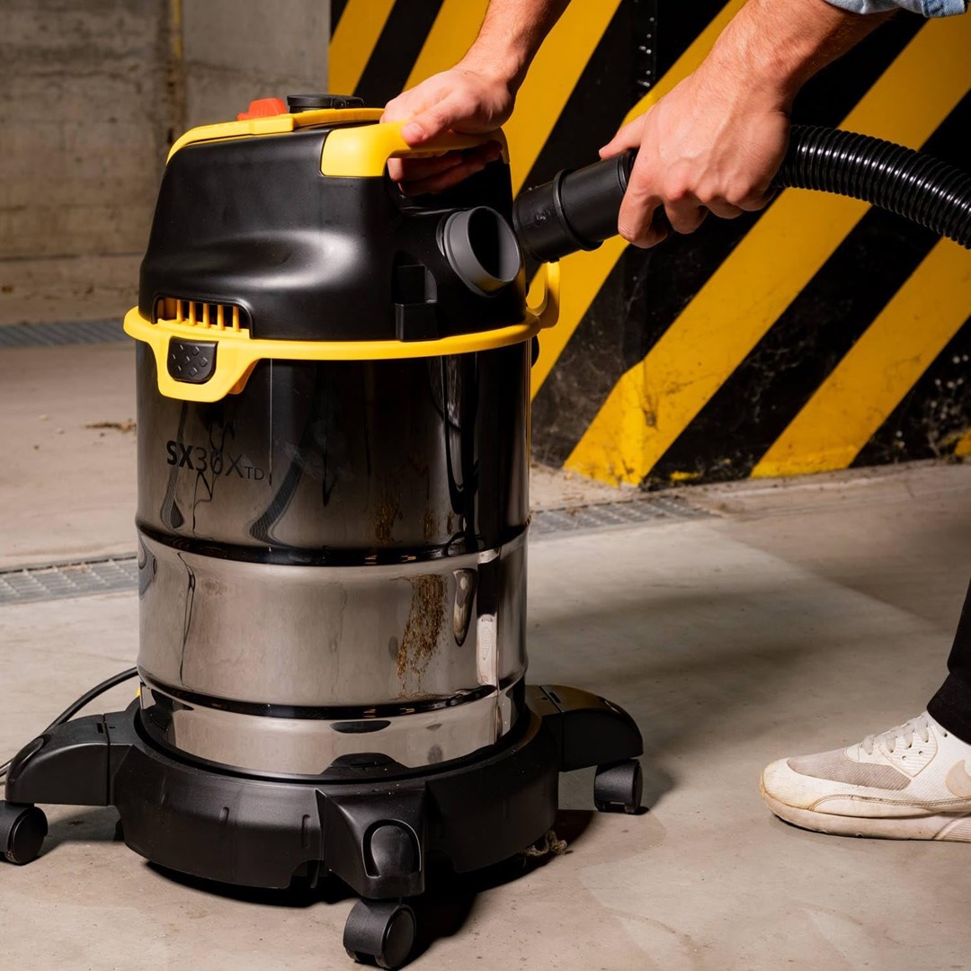 Fshesë industriale Stanley SXVC30XTDE, 30L, inox, e verdhë