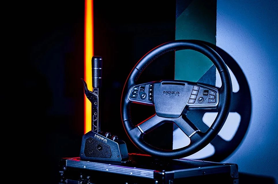 Tриаголник за симулација MOZA Racing TSW Truck Wheel RS060, RGB екран, Quick Release, црн