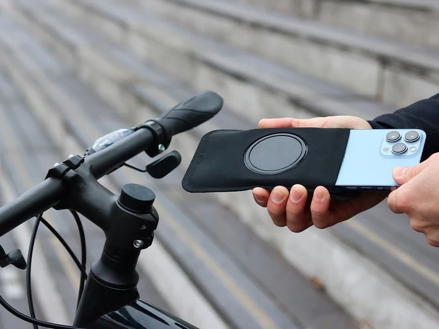 Mbajtëse telefoni për biçikletë Shapeheart SHAPEHEART STEM XL, montim në kapak headset, sistem magnetik, e zezë