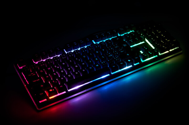 Tastierë C-TECH Iris, CZ/SK, e zezë