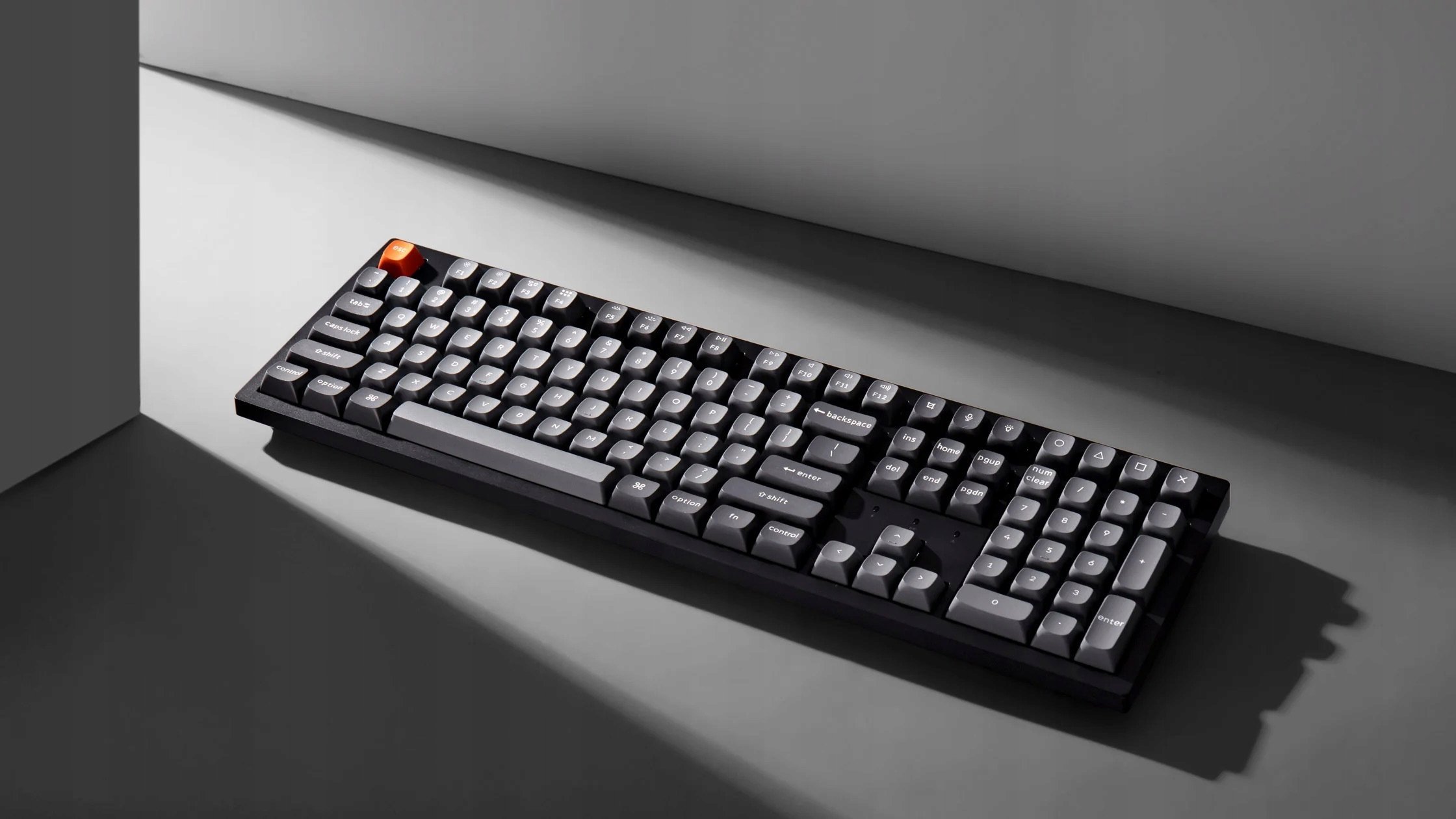 Механичка тастатура Keychron K10 Max QMK, безжична, со целосна големина, сива