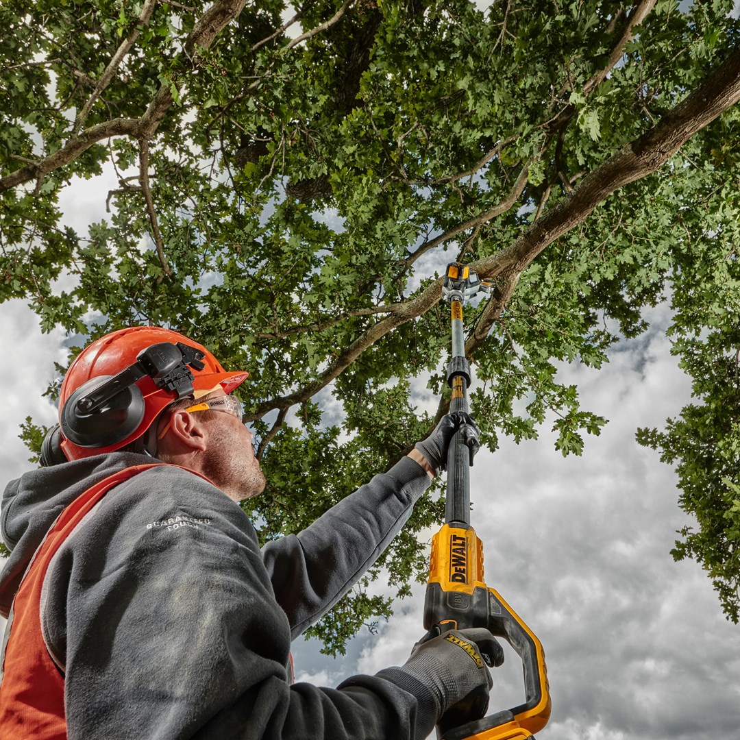 Sharrë zinxhiri me shtyllë Dewalt DCMPS567N, 18V, shinë 20 cm, e verdhë