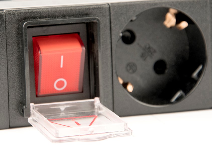 Njësi shpërndarëse energjie Gembird EG-PDU-014-C14, 8 dalje Schuko, 1U, e zezë