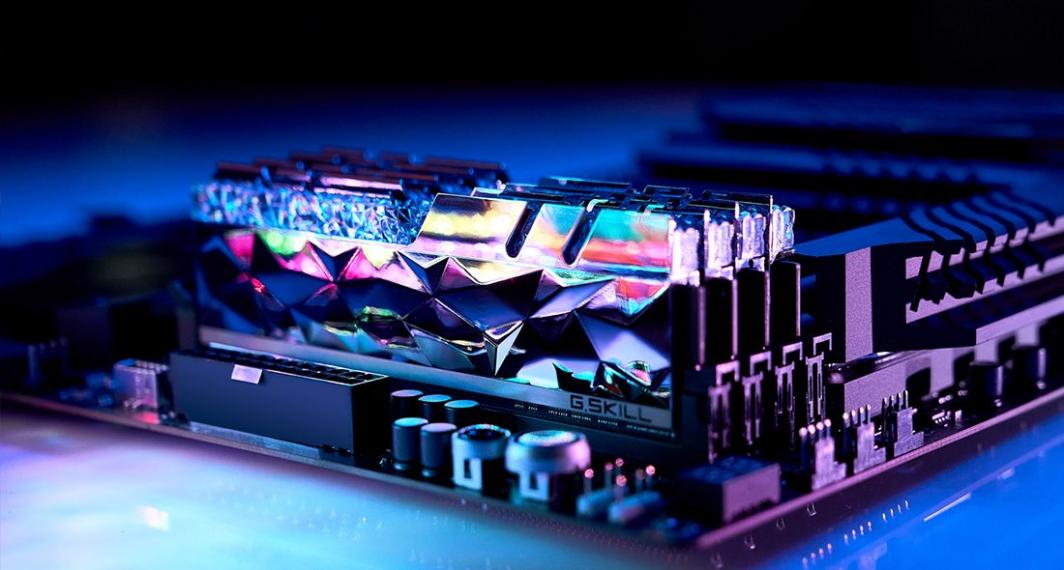 Memorie G.Skill Trident Z Royal Elite, DDR4, 64 GB, 4000 MHz, CL18, F4-4000C18D-64GTES