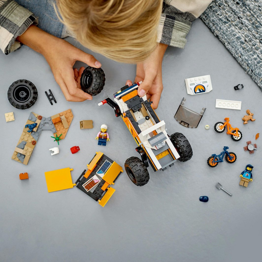 Set LEGO® City 60387 Adventure with 4x4 SUV, 252 pjesë