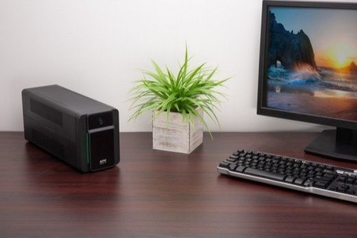 UPS APC Easy UPS BVX1200LI-GR, 1200VA, 650W, Line-Interactive, i zi