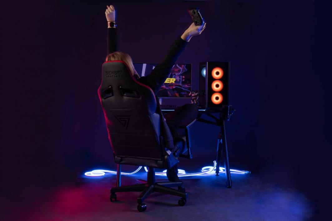 Karrige SENSE7 Sentinel, e zezë