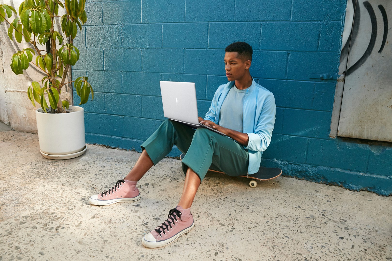 Laptop 2në1 HP ENVY x360 15-ew0013dx, 15.6", Intel Core i5, 16GB RAM, 512GB SSD, i argjendtë