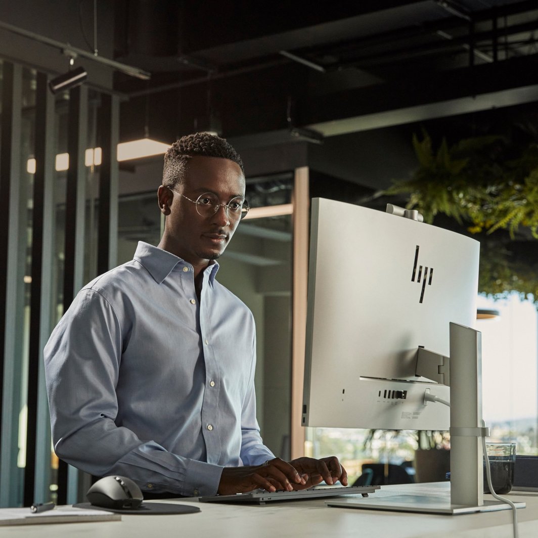 Kompjuter HP All-in-One 870 G9 7B163EA, i5-13600, 512GB SSD, 16GB, UHD Graphics 770, W11P, i hirtë