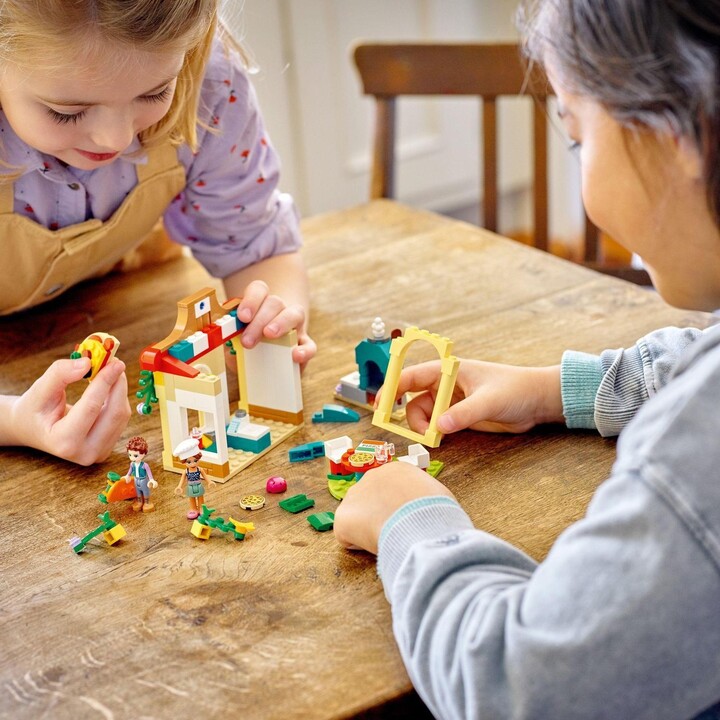 Set lodër LEGO® Friends 41705 Pizzeria in the town of Heartlake, 144 pjesë