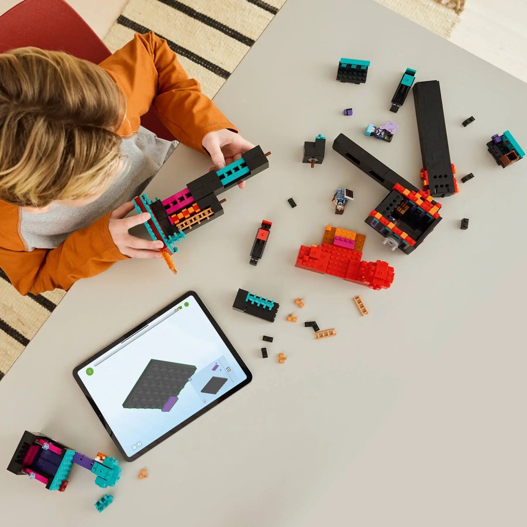 Lodër ndërtimi Lego Minecraft 21279 The Enderman Tower, set me kulla dhe figura, shumëngjyrëshe