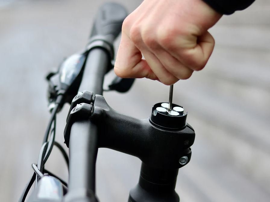 Mbajtëse telefoni biçiklete Shapeheart SHAPEHEART STEM M, montim në kapakun e headset, magnetike, e zezë