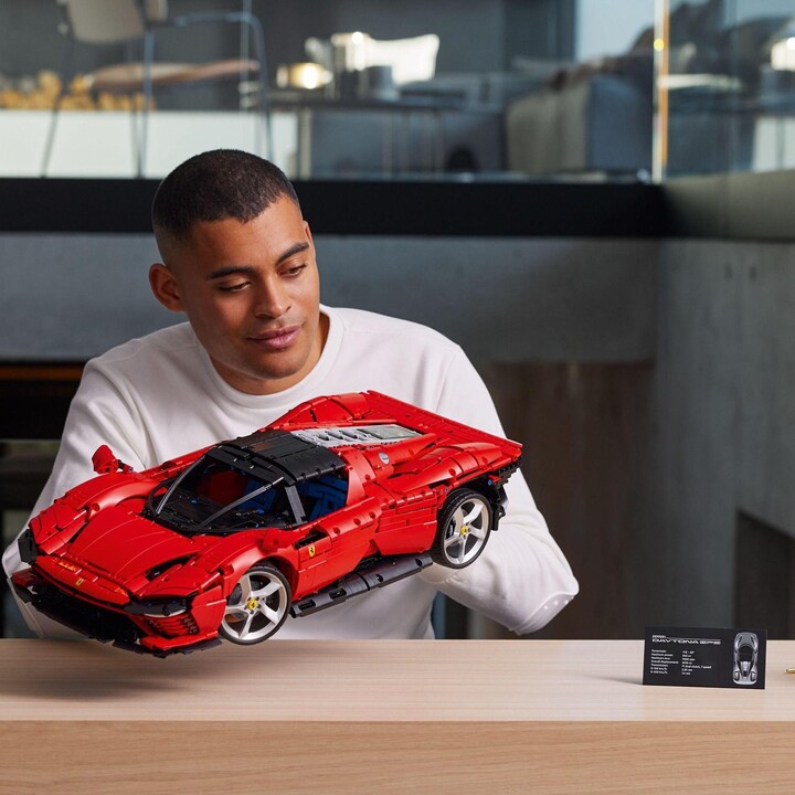 Set LEGO® Technic 42143 Ferrari Daytona SP3, 3778 pjesë