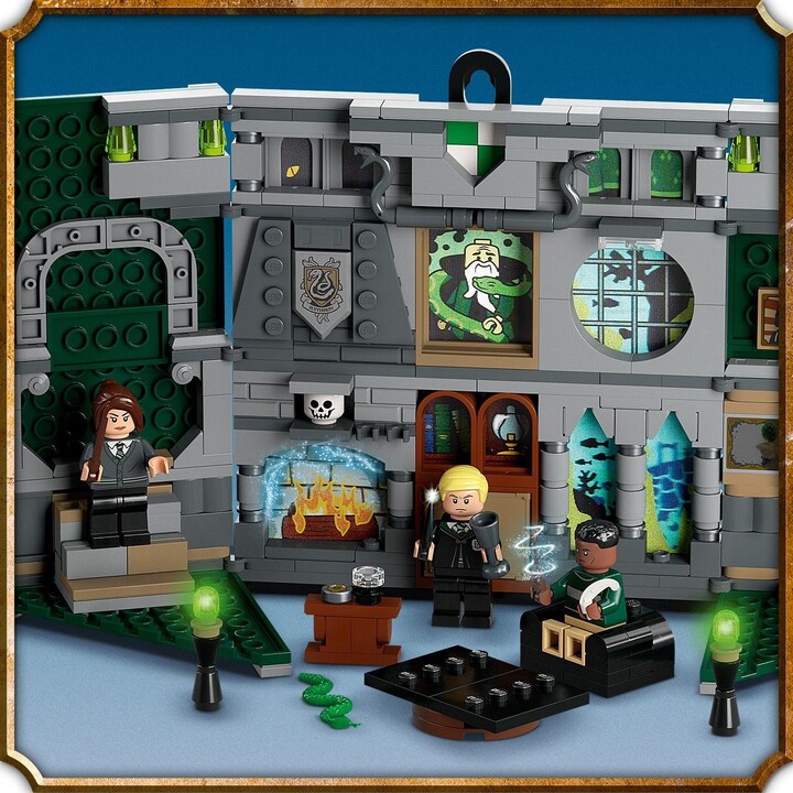 Set LEGO® Harry Potter™ 76410 Slytherin's Banner, 349 pjesë