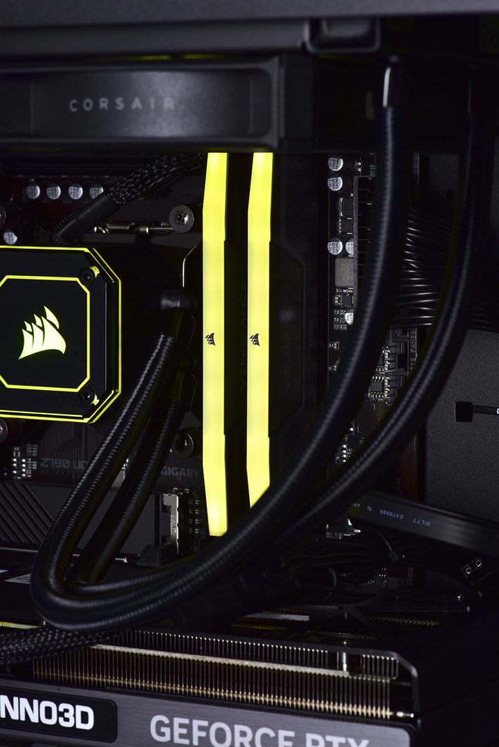 Kompjuter Actina iCUE AMD Ryzen 7 7800X3D, 32GB DDR5, 2TB SSD, RX 7900 XT, i zi