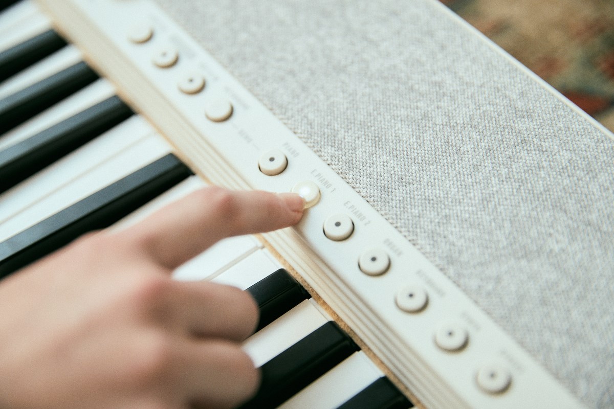 Tastierë Casio Casiotone CTS1, 61 taste, Bluetooth, e bardhë