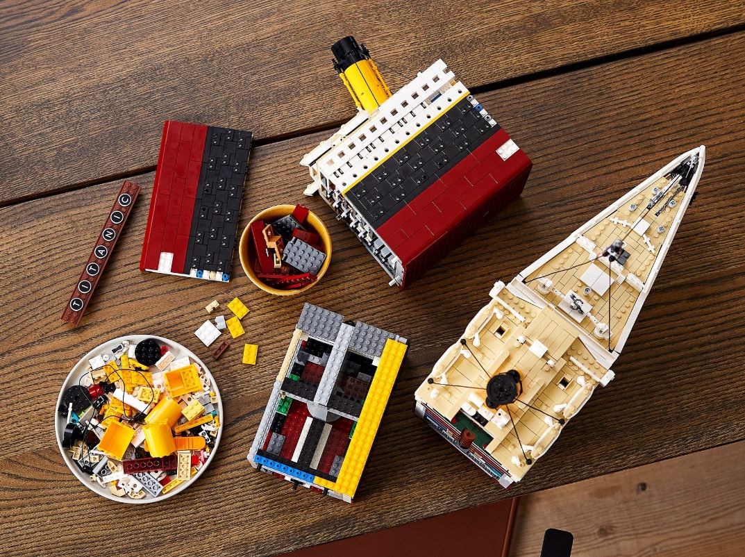 Set LEGO Icons Titanic 10294, model koleksionues, mbi 9000 pjesë, shumëngjyrësh