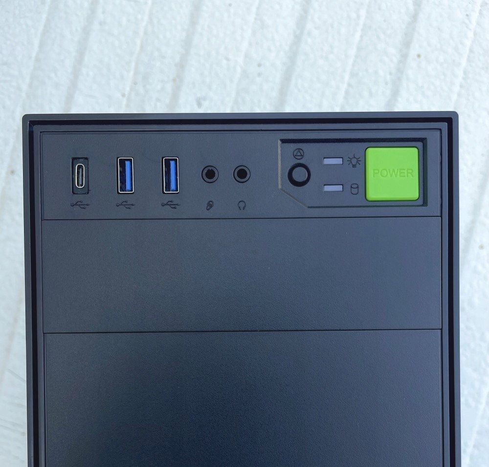 Kuti kompjuteri Eurocase ML N6-500B, MIDI Tower, pa PSU, e zezë