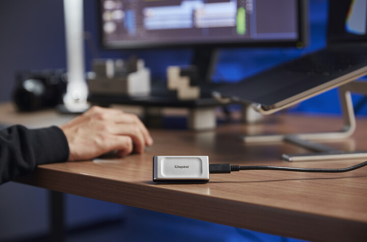 Disk i jashtëm Kingston XS2000 - 500GB, i argjendtë