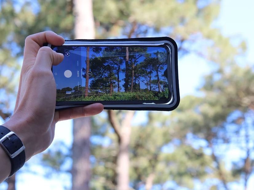 Etui magnetike për smartphone Shapeheart Camera, madhësia M, e zezë