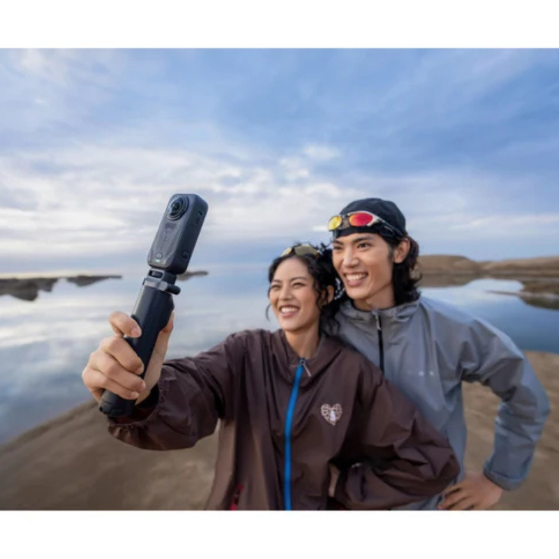 INSTA360 X6 Essentials Bundle Midnight Black