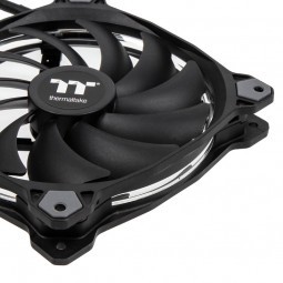 Вентилатор за компјутер Thermaltake Riing 14 RGB, сет 3 парчиња, 140 mm, со хаб, црн