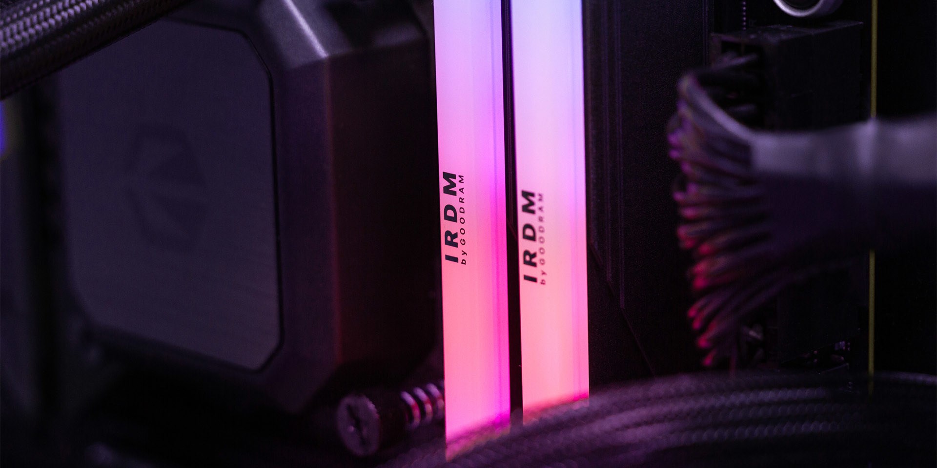 Memorie RAM Goodram IRDM RGB DDR5 IRG-60D5L30S/32GDC 32 GB (2 x 16 GB) 6000 MHz