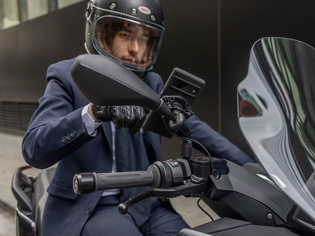 Mbajtës telefoni për motor Quad Lock, montim në pasqyrë, najlon i përforcuar, i zi