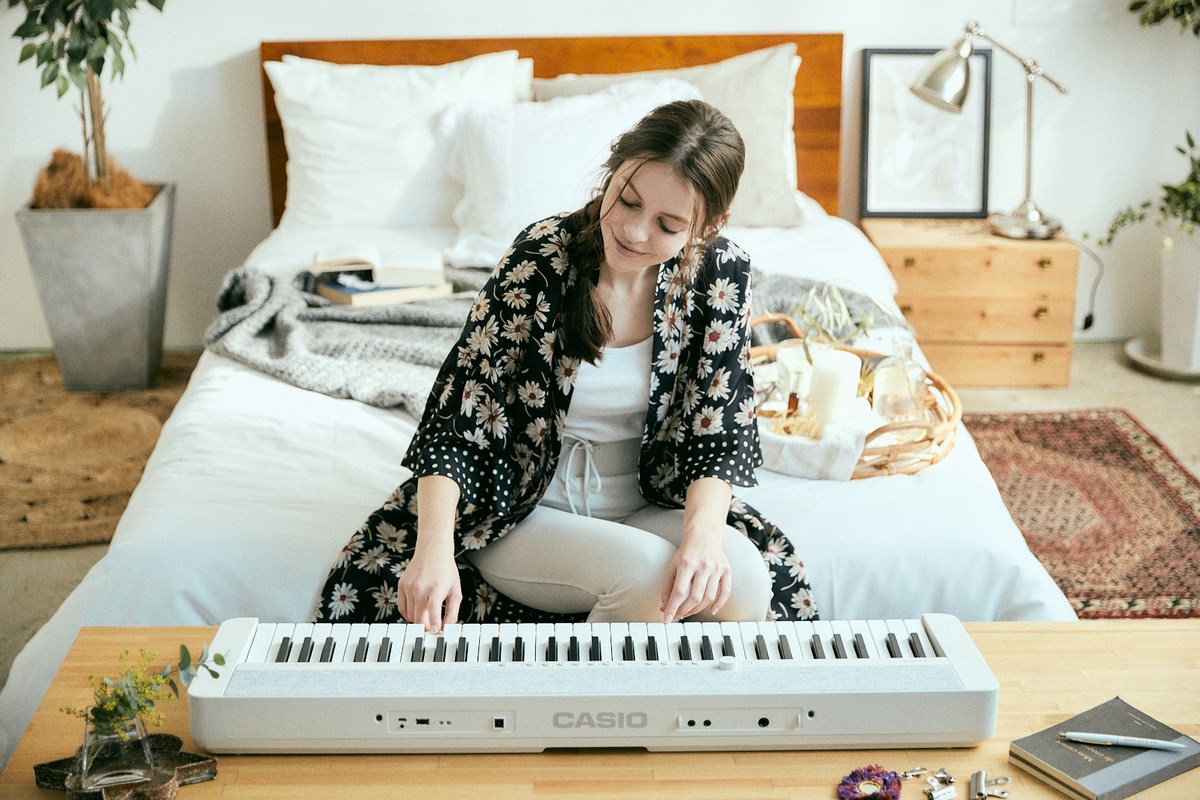 Tastierë Casio Casiotone CTS1, 61 taste, Bluetooth, e bardhë
