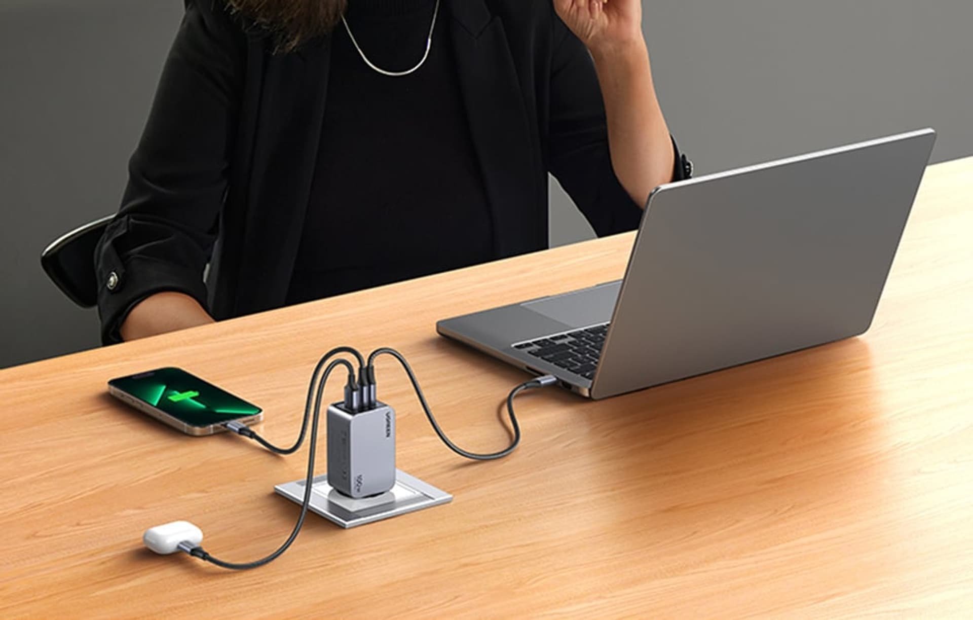 Karikues Ugreen Nexode Pro 100W GaN, 3 porta, karikim i shpejtë, gri