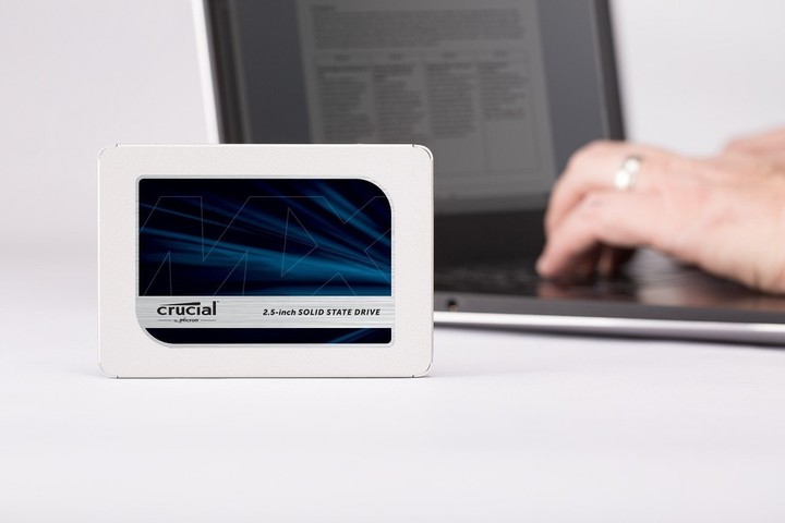 Disk i brendshëm SSD Crucial MX500 - 250GB          