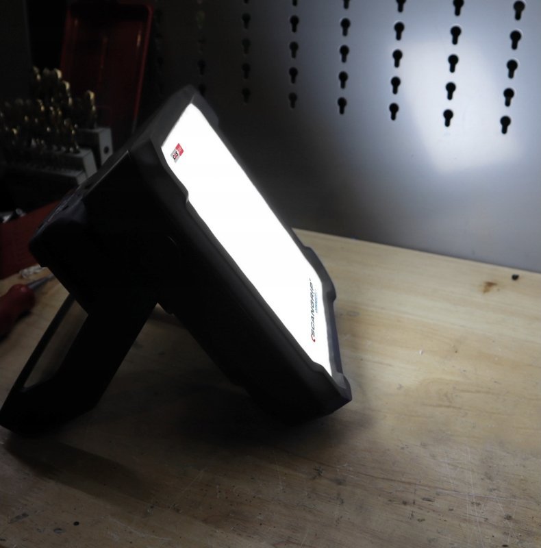 Prozhektor LED Scangrip Vega 2 Connect 03.6106C, 2000 lumens, pa bateri, i zi