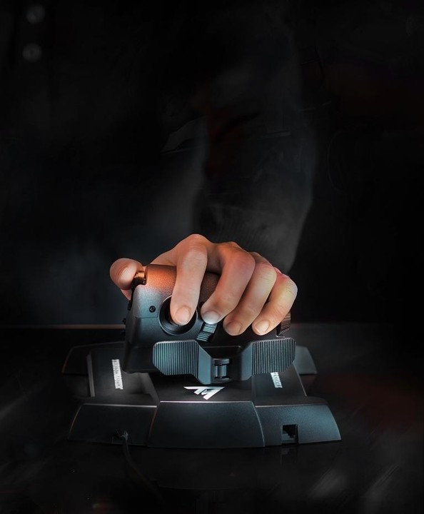 Joystick Thrustmaster me pedale T.16000M