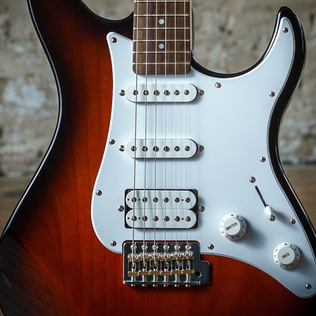 Kitare elektrike Yamaha Pacifica 112J MKII, HSS, e zezë