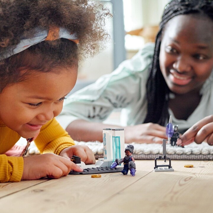 Set LEGO® Marvel 76212 Shuri's Laboratory, 58 pjesë