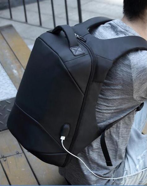 Çantë shpine për laptop, 15.6", e zezë