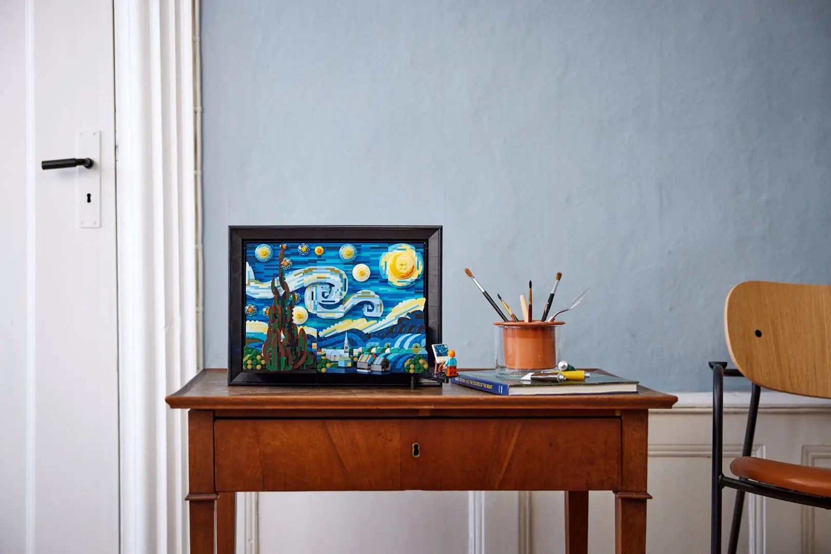 Set LEGO Ideas The Starry Night 21333, dekor muror, minifigura Vincent van Gogh, shumëngjyrësh