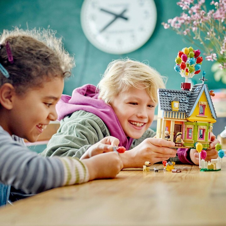 Set LEGO® I Disney 43217 House from the movie Up to the Clouds, 598 pjesë