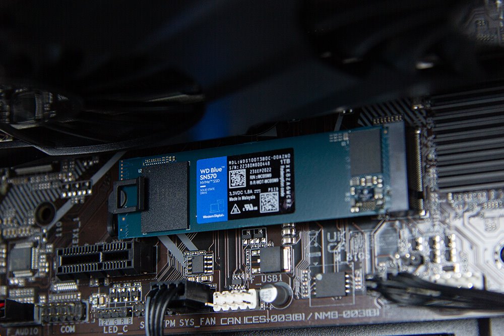 Kompjuter HAL3000 MEGA Gamer Pro, Intel i5-11400F, 16GB RAM, 1TB PCIe SSD, Nvidia RTX 3060, i zi